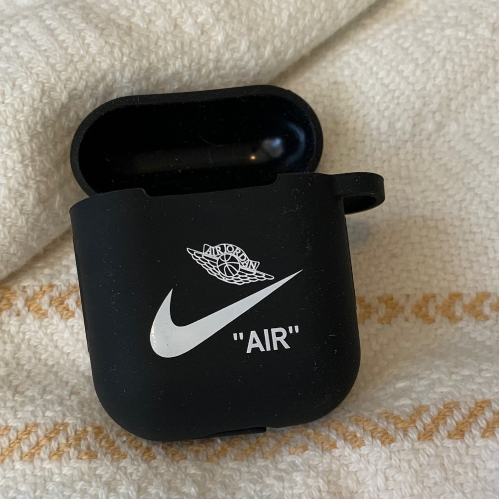 Nike Air Jordan AirPods Silicone Case